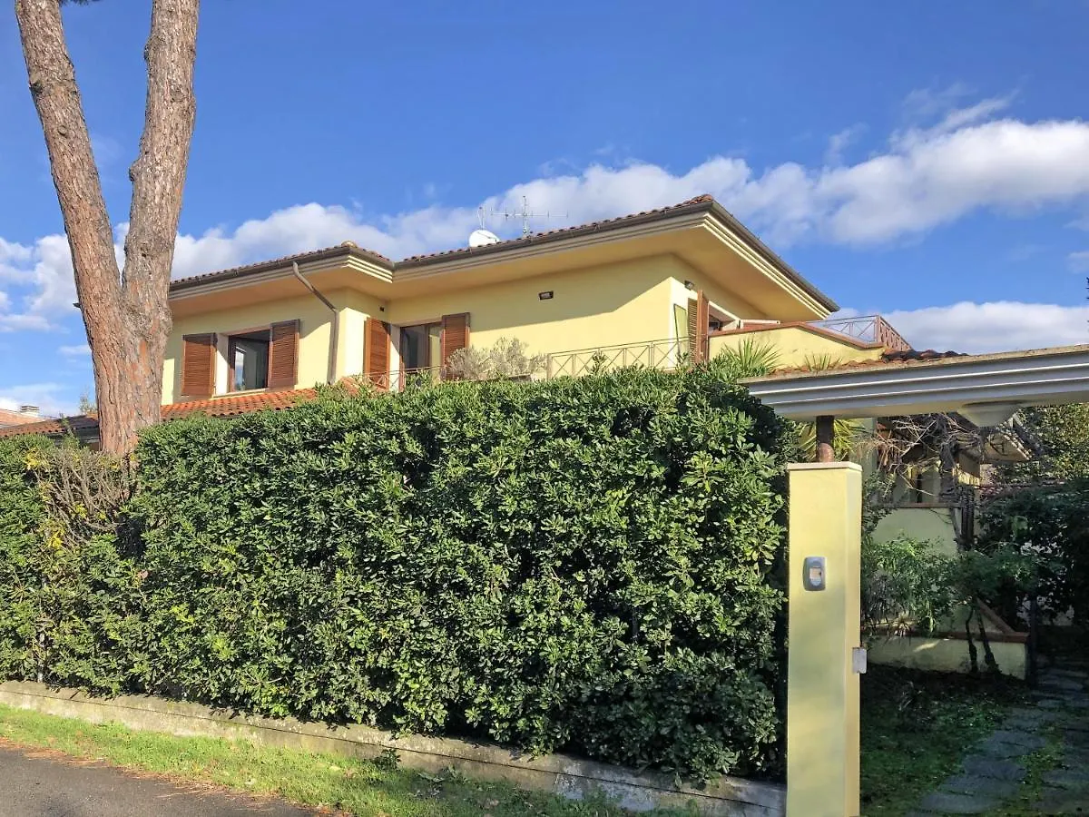 公寓 Villa Sara 马里纳-迪-皮特拉桑塔